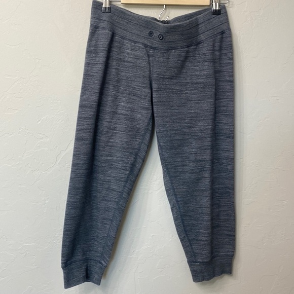 Lululemon grey crop joggers size 8 - Picture 1 of 10